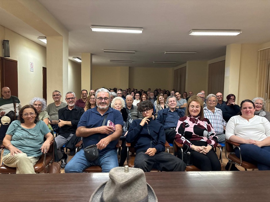 Imagen del público asistente al acto.