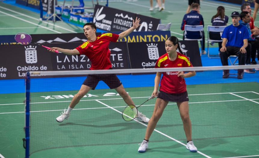 Otra de las parejas mixtas.