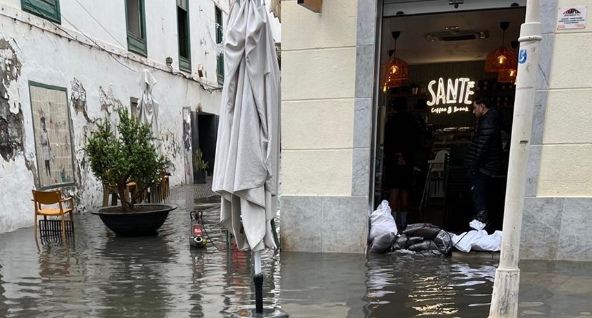 Algunos locales han tenido dificultades para mantenerse abiertos el sábado por la mañana.