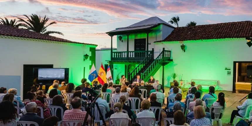 Imagen de un acto celebrado a la vera del emblemático recinto. 