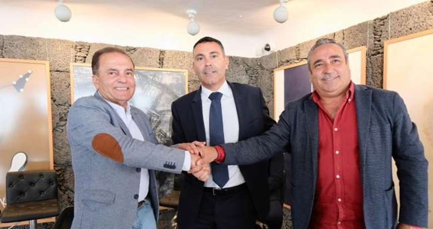 Jesús Machín junto a Oswaldo Betancort y Ángel Vázquez.