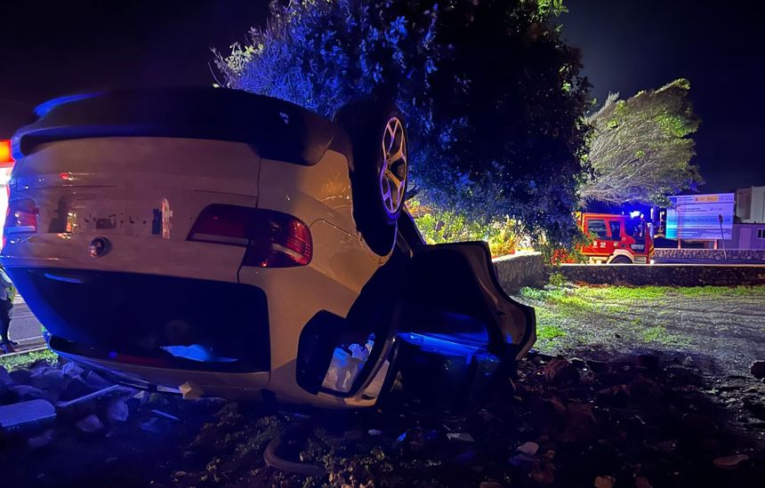 El otro vehículo quedó volcado