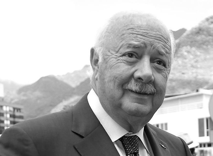 Melchior en la imagen de duelo que envía el Parlamento autonómico