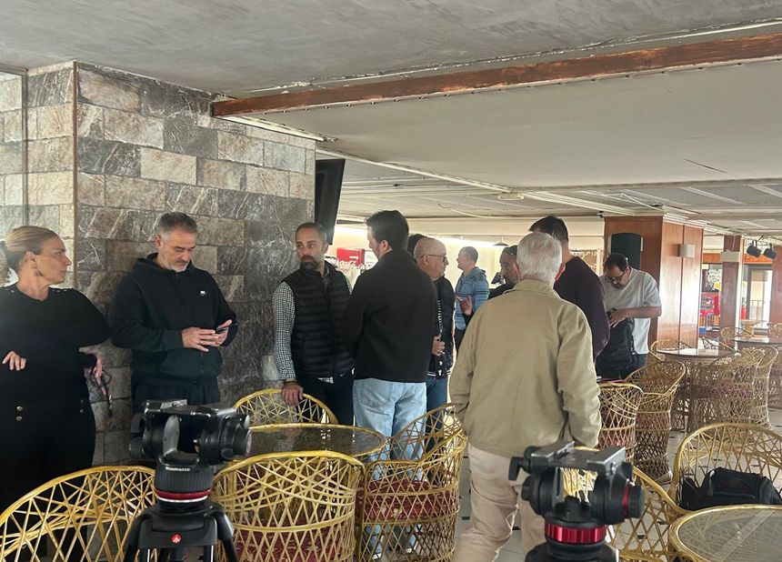 A la rueda de prensa acudieron numerosos medios de comunicación y responsables de otras formaciones políticas.