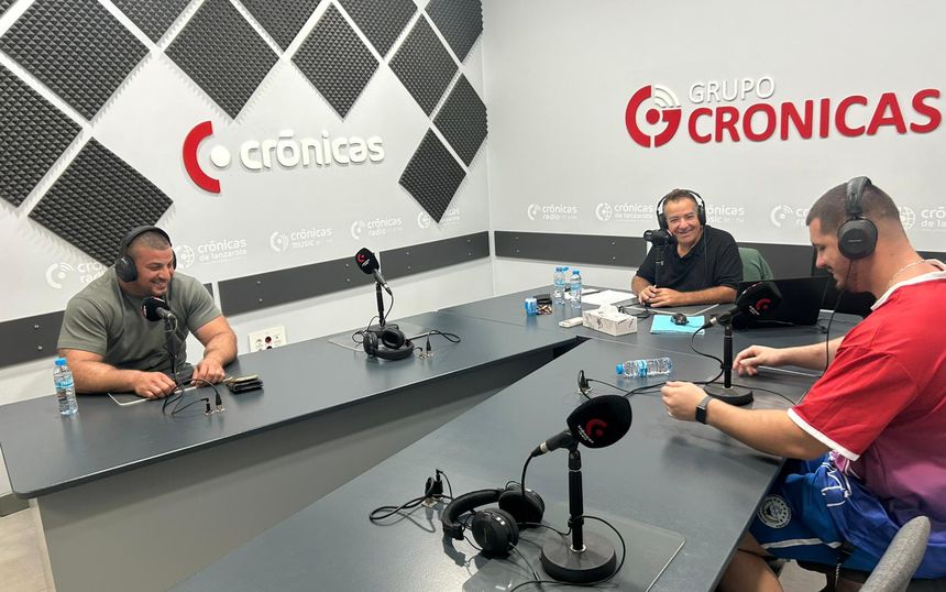 Los dos luchadores demostraron que la rivalidad sólo está en la arena.