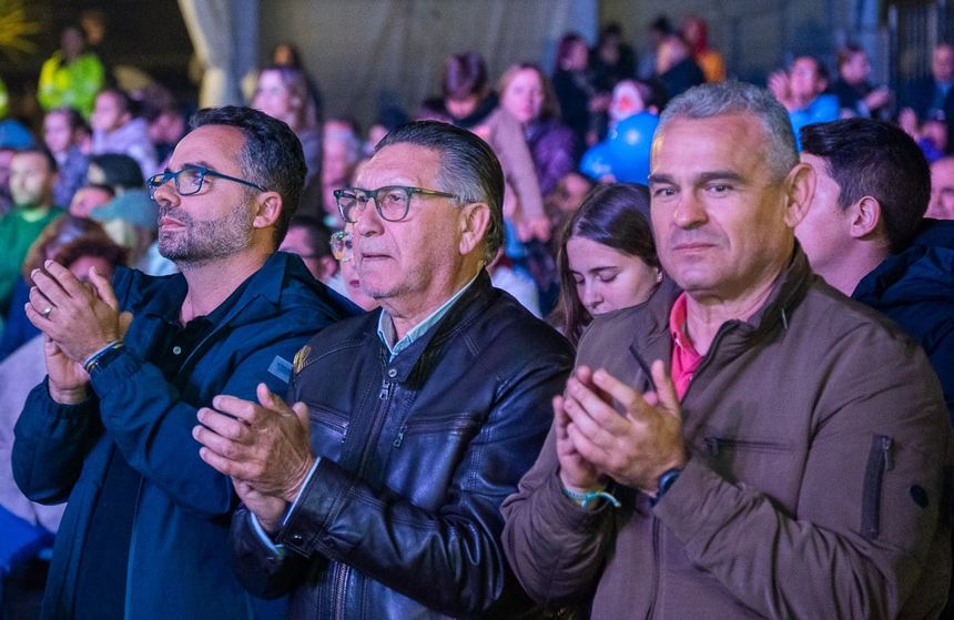 Los integrantes del Gobierno municipal siguieron toda la actuación 