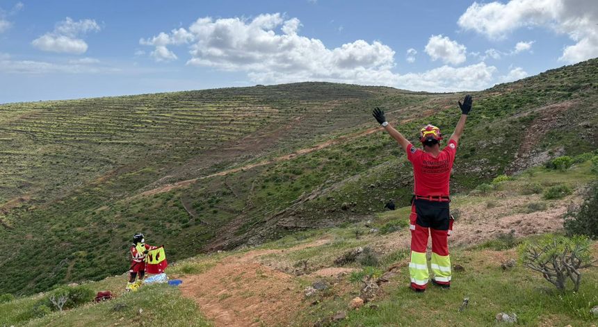 Momento en el que los bomberos señalaban el lugar en el que se encontraban