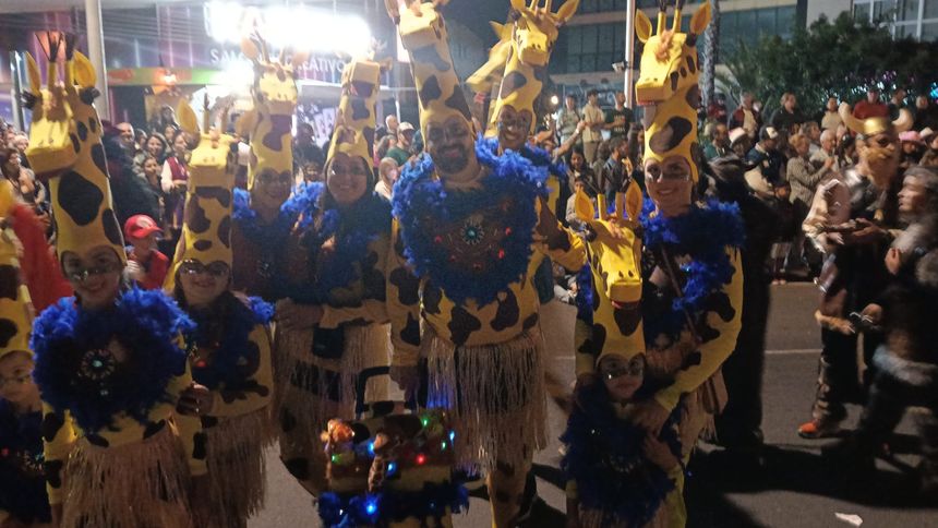 Las familias tiraron de originalidad y trabajo para salir con disfraces realmente llamativos