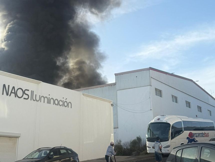 En pocos minutos la columna de humo ha ido avanzando de forma terrible