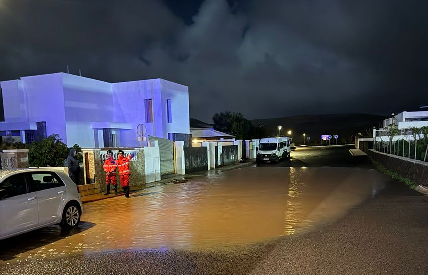 Los bomberos han tenido que actuar en varias zonas este miércoles de madrugada.