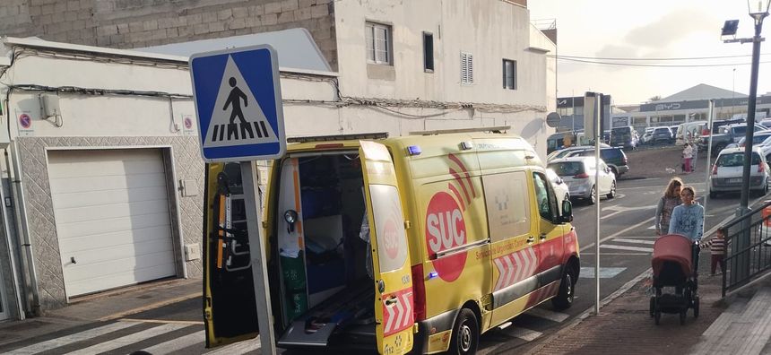 Ambulancia del SUC preparada para el traslado al hospital