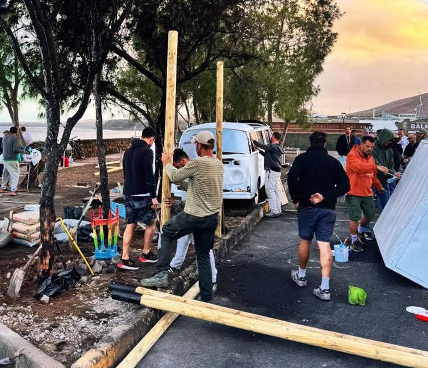 Decenas de personas han acudido al rescate del que es un lugar único y emblemático en el norte de la Isla