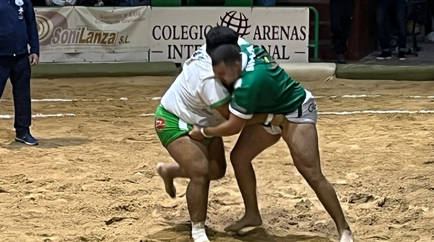 Rafa Elvira frente a Hakim García.