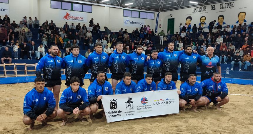 La afición volvió a llenar el terrero de Tinajo