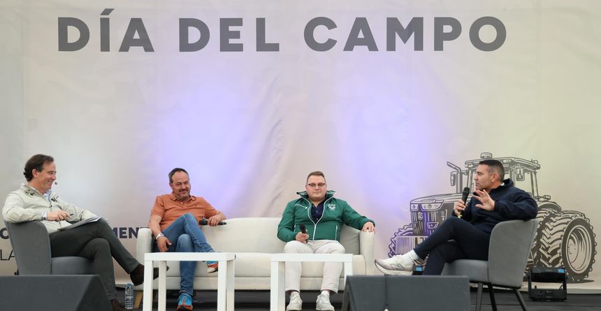 Una de las mesas de debate de II ENCUENTRO DE PRODUCTORES DÍA DEL CAMPO  (43)