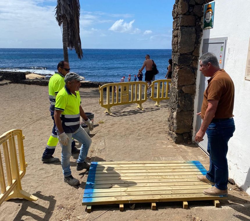 Eugenio Robayna visitando hace unos días las obras que se han realizado en la zona