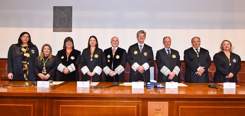 El equipo que acompaña a Viña en su nueva labor.