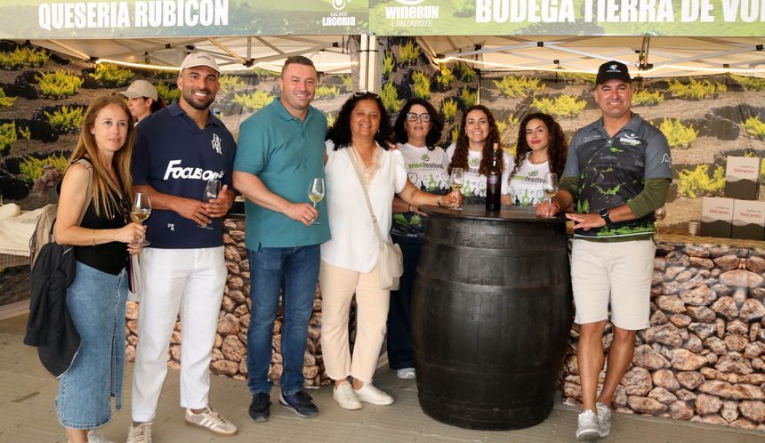 Alcalde y ediles en el Wine Festival